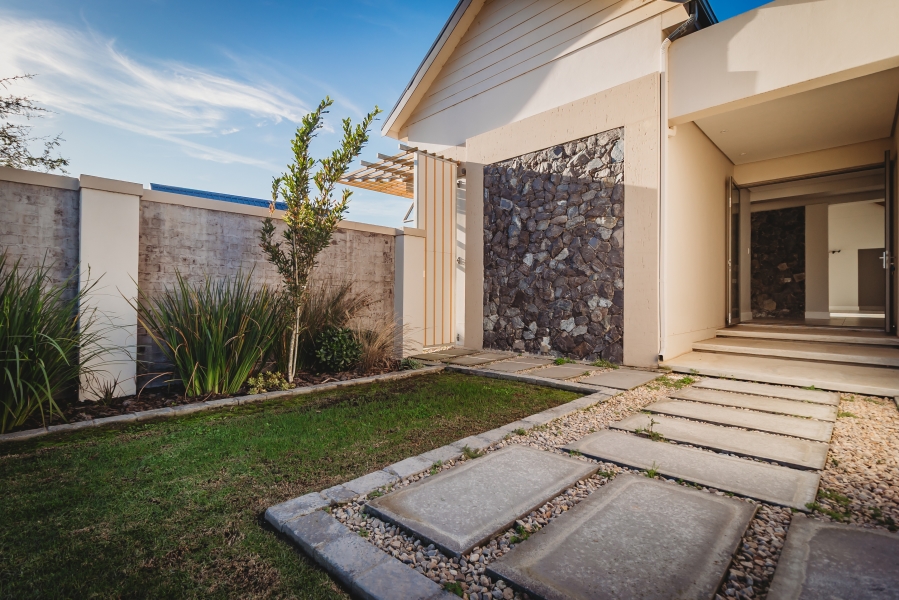 4 Bedroom Property for Sale in Kingswood Golf Estate Western Cape